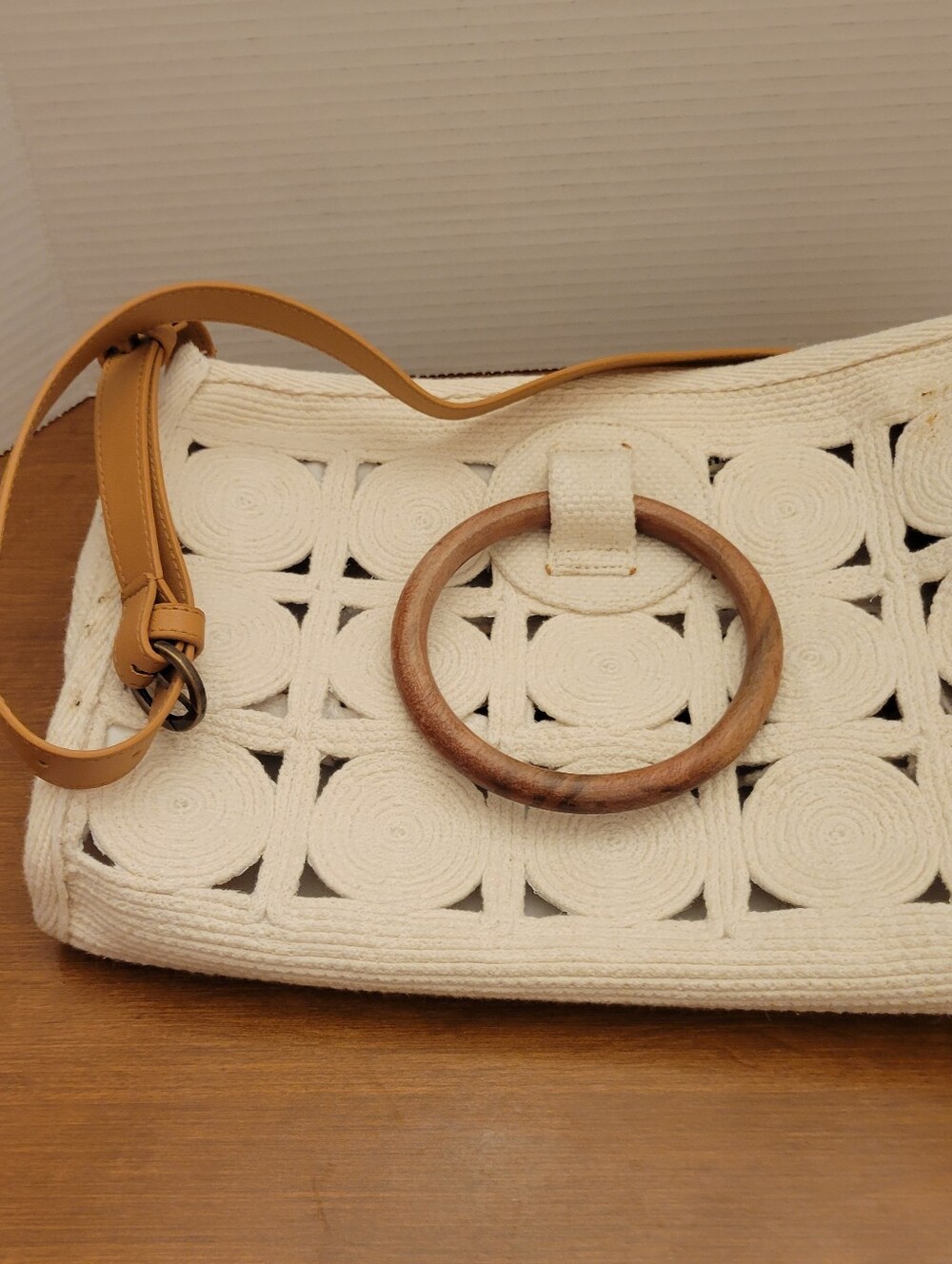 Universal Thread Woven Circle-Detail Cream Bag w/ Tan Strap & Wooden Handles